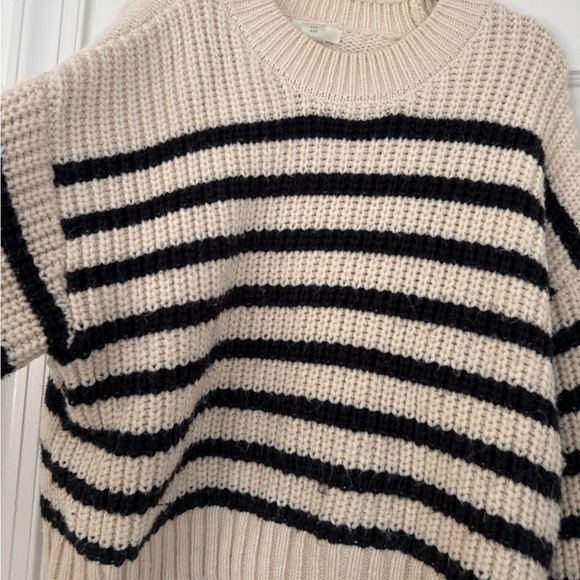 H&M Black and Cream Striped Sweater - Picture 3 of 7